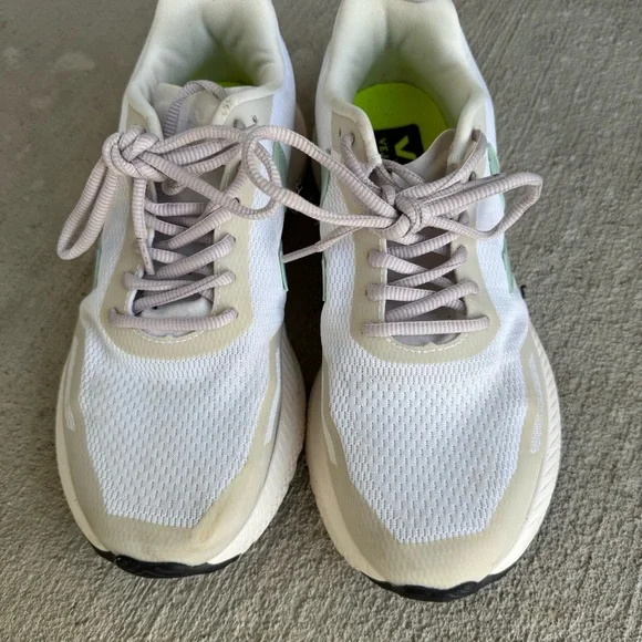 Veja• Womens Shoe’s - Picture 3 of 6